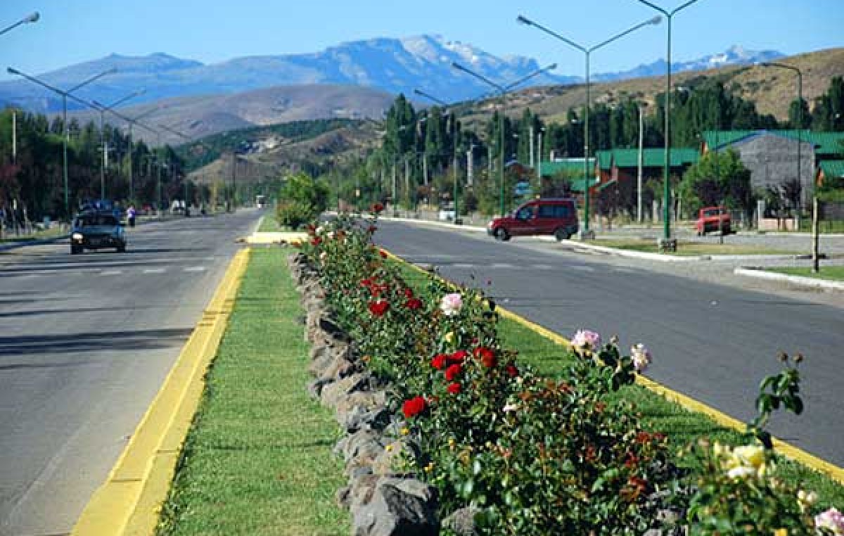 Invertirán $50 millones en obras de asfalto para Junín de los Andes