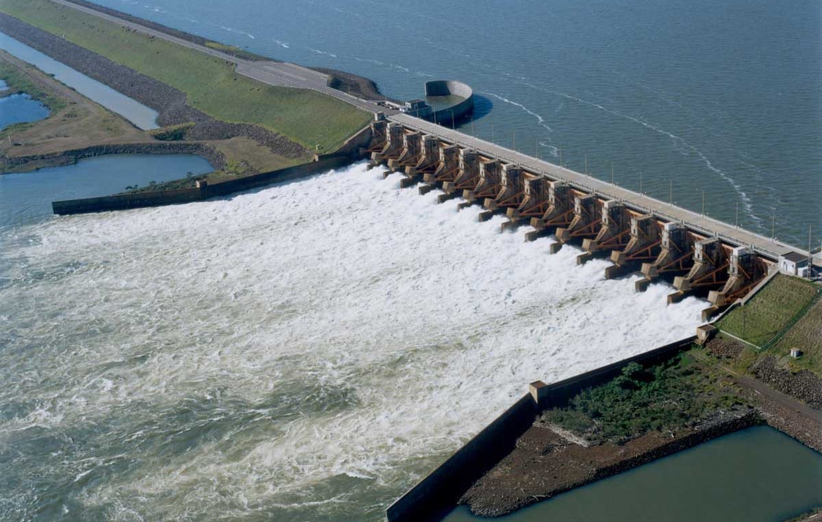 Niegan incidencia de la represa de Yacyretá en la crecida del río Paraná