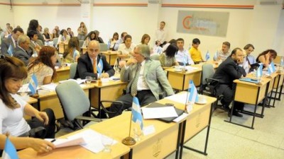 Córdoba: Reproche opositor por  bonificaciones para los docentes municipales.