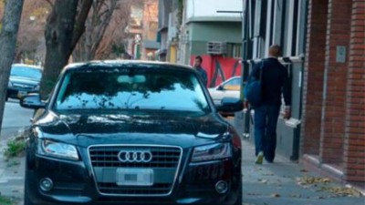 En Rosario, labraron 6.670 multas por autos estacionados sobre la vereda