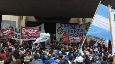 Municipales Cordobeses y empleados de Epec marchan a Tribunales contra Ganancias
