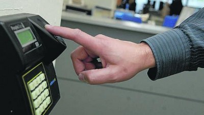 En Plottier controlan a empleados con huellas dactilares