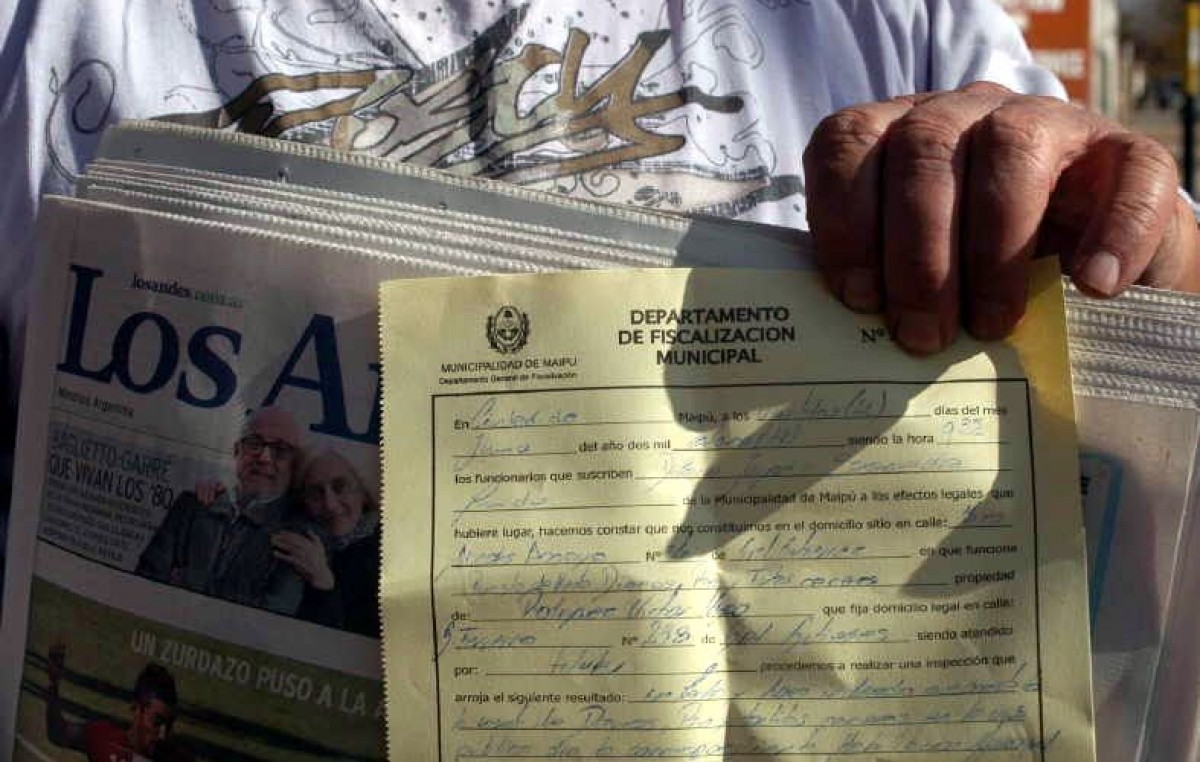 Exigen permiso municipal a canillitas de Maipú