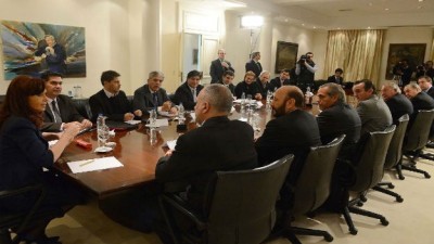 Buscando acuerdos para modificar la ley de hidrocarburos
