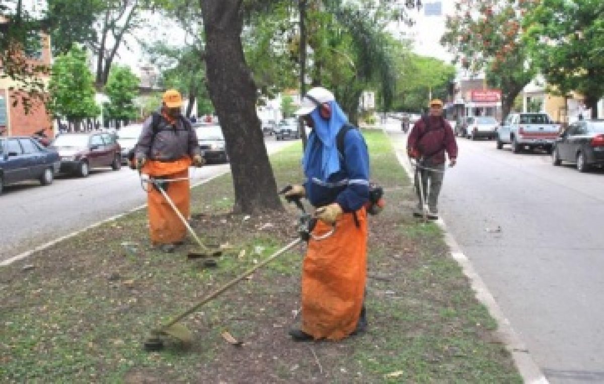 Reducción: otorgan otro aumento del 15% a los municipales
