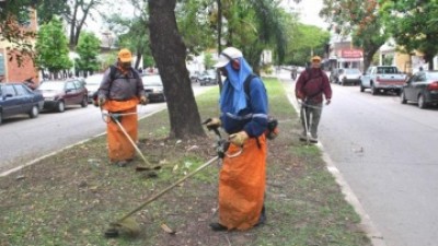 Reducción: otorgan otro aumento del 15% a los municipales