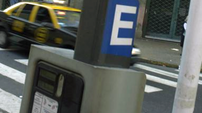 Analizan si estatizan o privatizan otra vez el estacionamiento medido en La Rioja