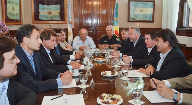 20140707172504_069_intendentes_se_reunieron_con_el_ministro_de_seguridad_bonaerense_alejandro_granados_01