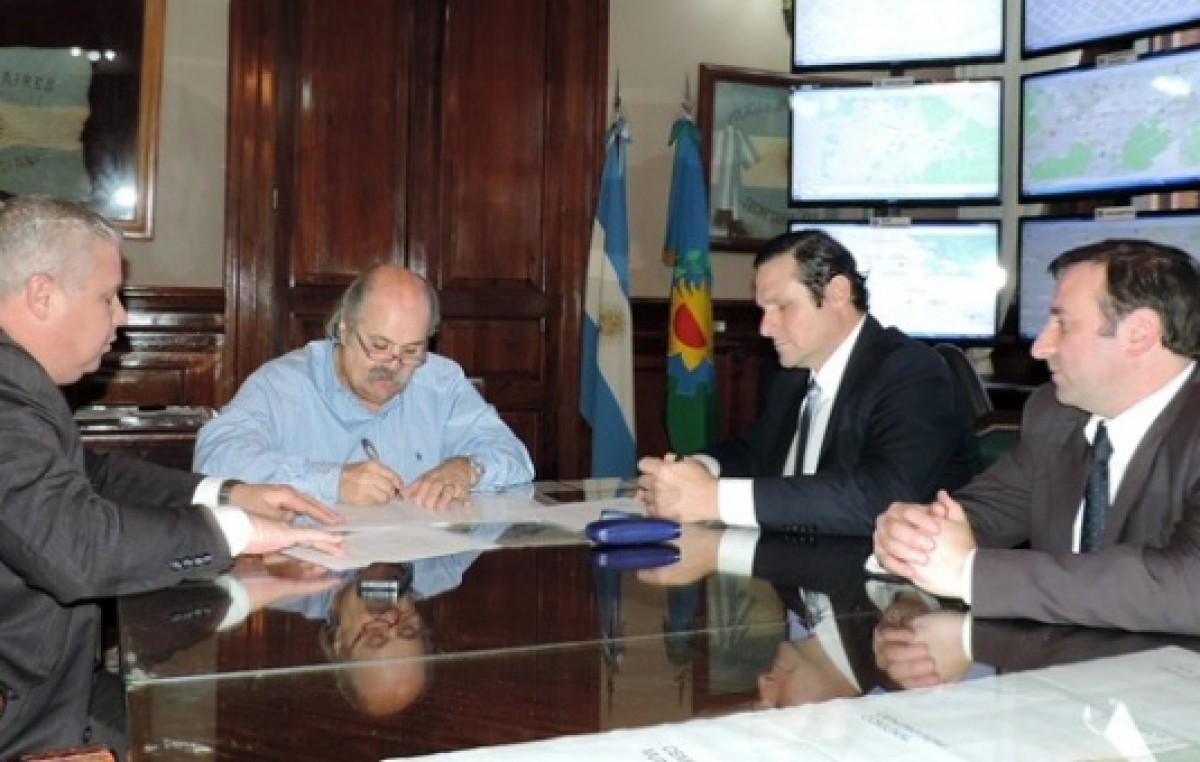 Dolores, es el primer municipio del interior en adherir a la Policía Local