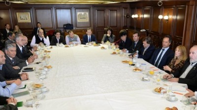 Intendentes Bonaerenses del “Grupo de los 30” se reunieron con Scioli