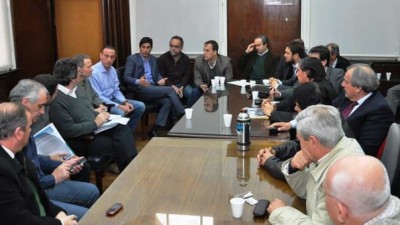 Caminos rurales en Buenos Aires: Intendentes K se llevaron el compromiso de planes de asistencia