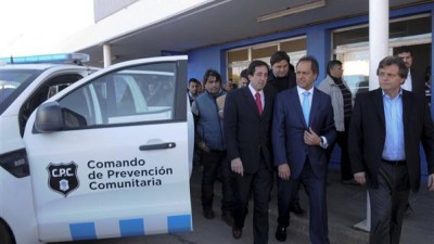 Scioli recorre comunas por la nueva Policía local