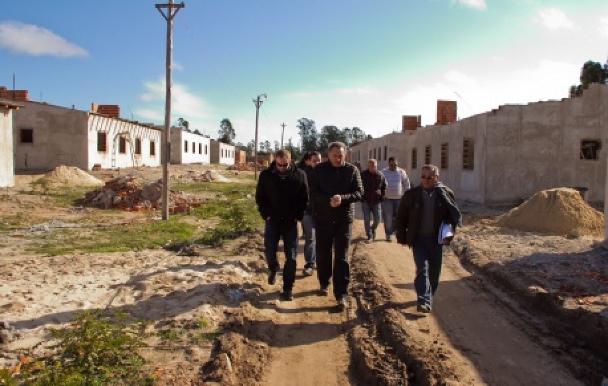 Entregaron aportes por más de 34 millones de pesos para la construcción de viviendas en Entre Ríos