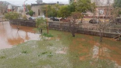 Avanzó el agua en Concepción del Uruguay y evacuaron otras 21 familias
