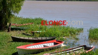 Sigue la bajante del río Paraná en la costa entrerriana pero quedan evacuados en Santa Fe