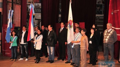 Egresaron 120 empleados municipales de Paraná y tuvieron un emotivo acto