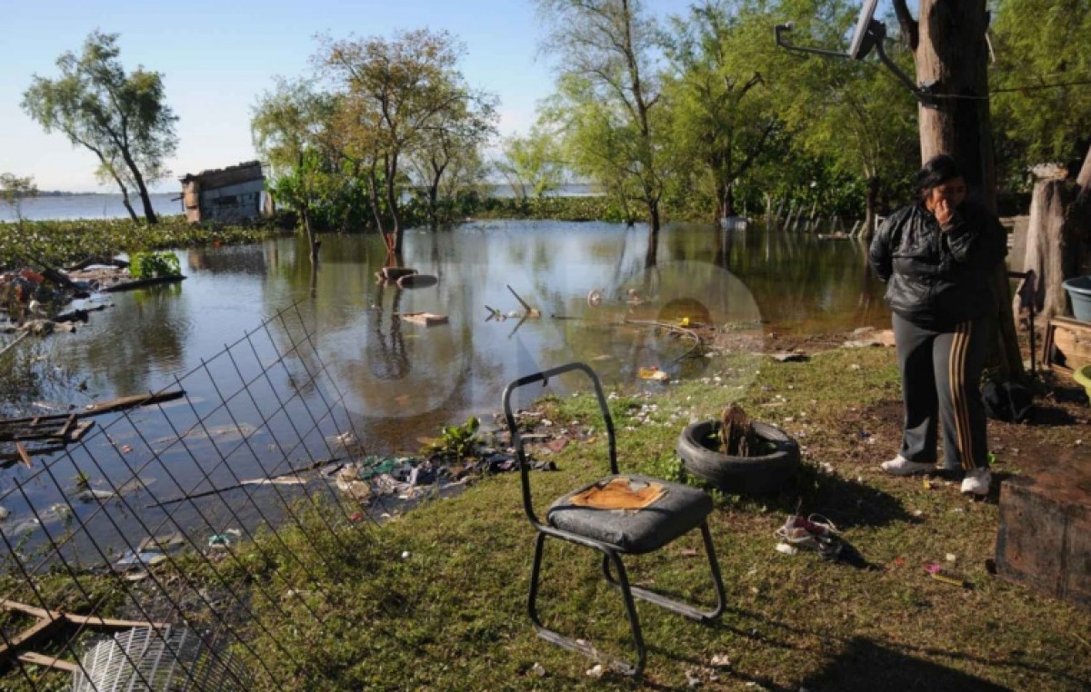 El río Paraná llegó a 5,47 metros y hay 155 personas evacuadas por la crecida del río