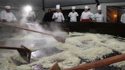 Villa María: Secretos del locro más grande del mundo