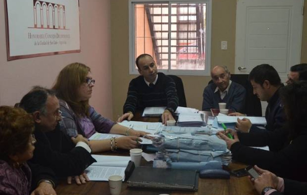 Reconocen que funcionarios de San Luis cobraron subsidios y reintegros