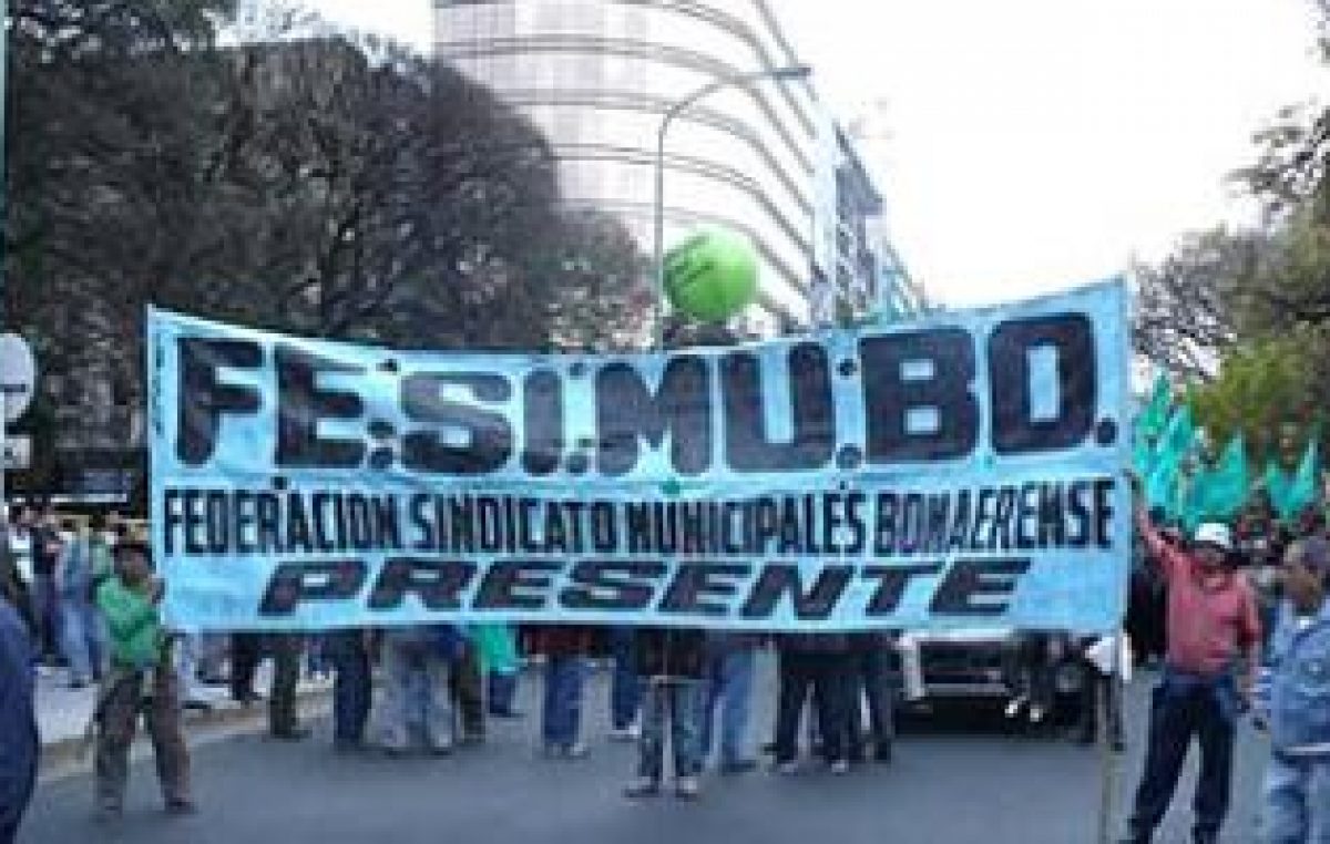 Municipales bonaerenses se movilizan a la Legislatura