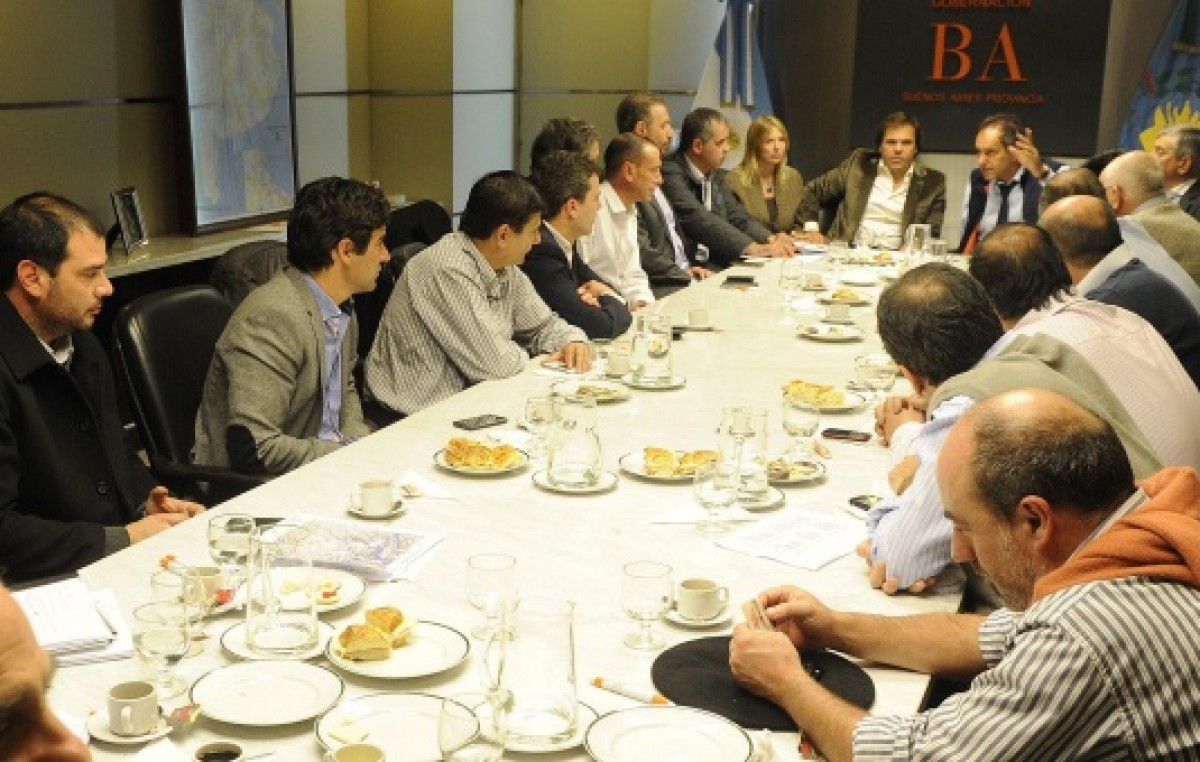 Tras intervención de la Nación, Scioli se reunió con intendentes para paliar consecuencias hídricas