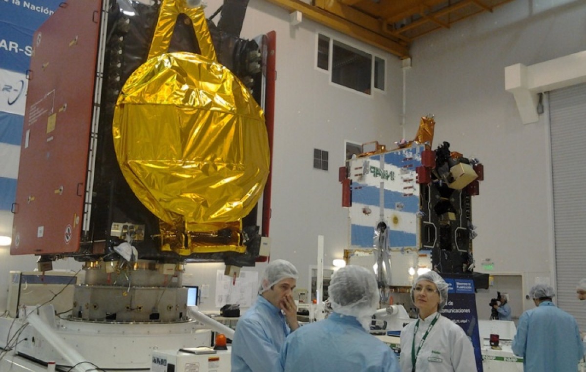 El Arsat 1 se cierra para viajar a Guyana