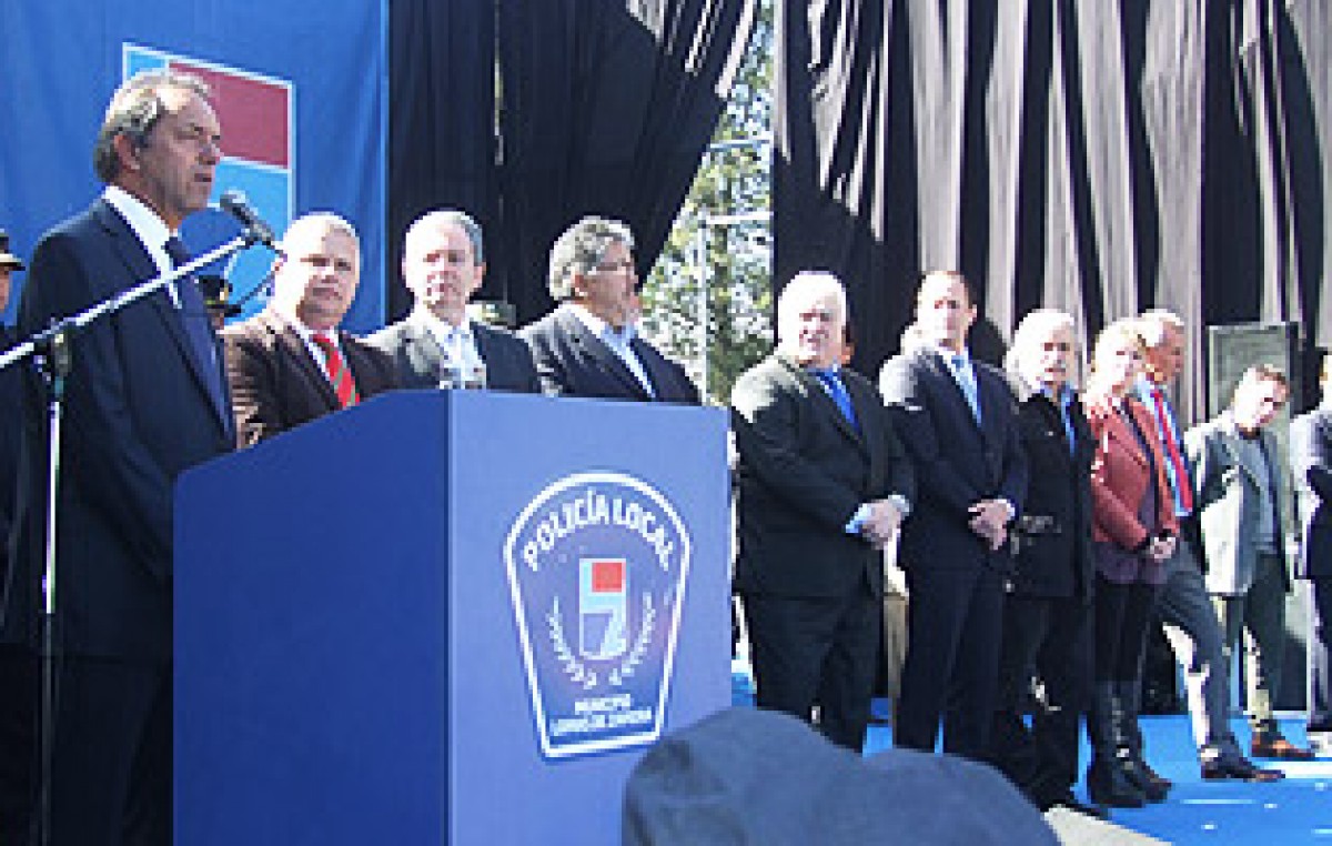 Scioli inauguró la primera Escuela de Policía Local en Lomas