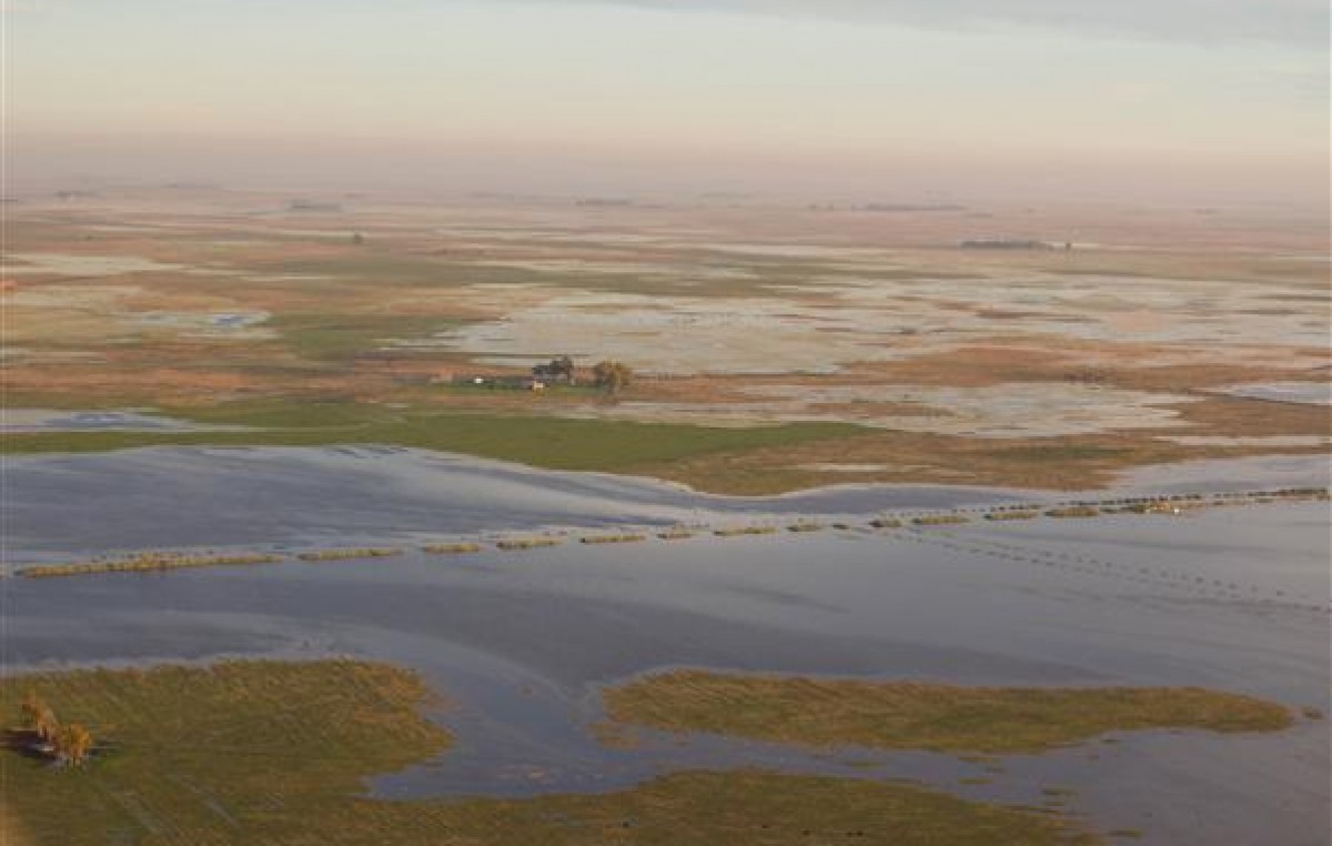 En el Interior de Buenos Aires piden auxilio por avance del agua