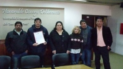 Municipales de ATE Concepción del Uruguay presentaron copia del proyecto para ser incluidos en la Ley de Salario Mínimo Vital y Móvil