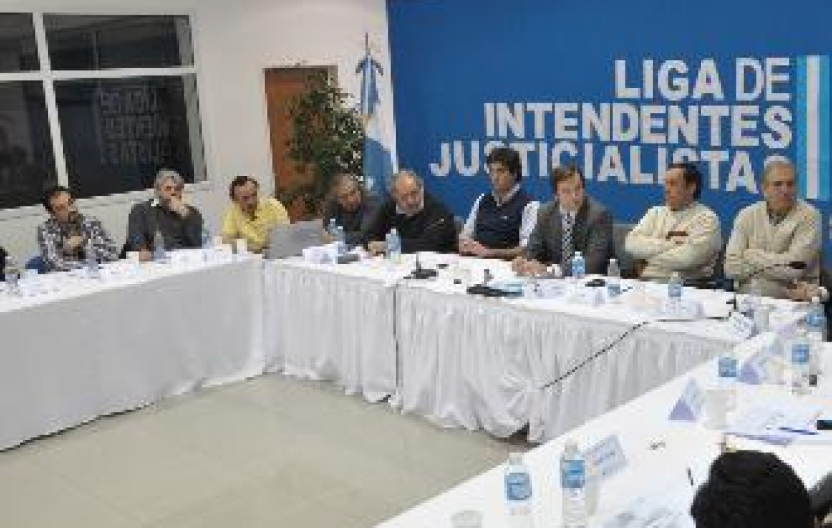 Intendentes  quieren un «cara a cara» con el Gobernador de Río Negro