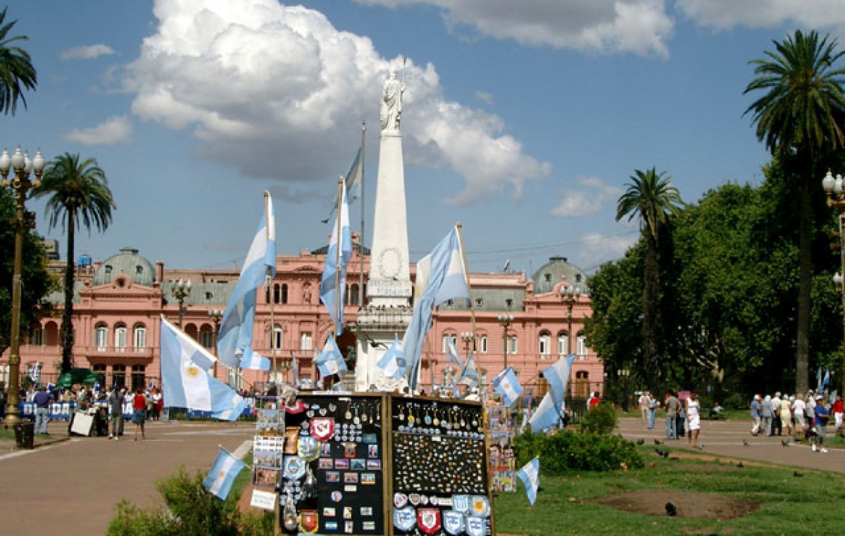 Según una encuesta, los argentinos apoyan al gobierno en la negociación con los fondos buitre