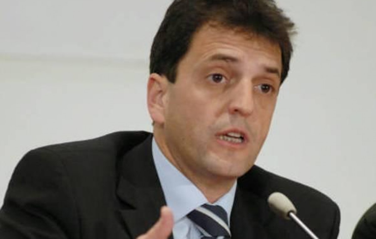 Massa ordenó a su tropa adherir a la Policía local