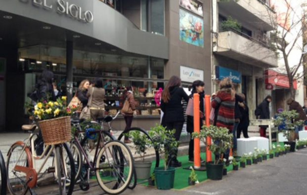 Rosario se sumó ayer a la iniciativa internacional denominada «Parking Day»