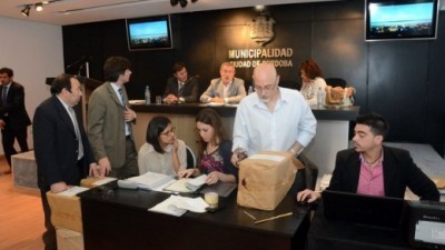 Municipalidad de Córdoba; terminará pagando más del doble por el mismo servicio que daba Crese