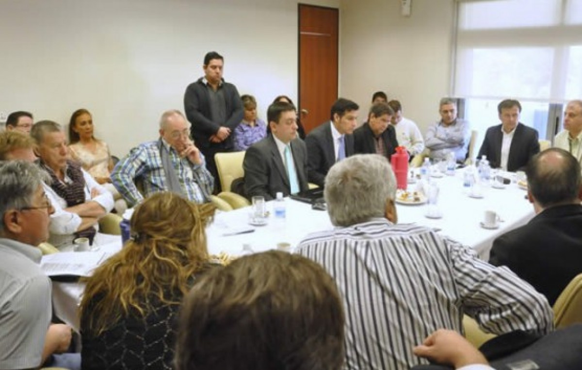 Chubut: Acuerdo entre el Gobierno, intendentes y diputados para avanzar en la ley que eleva la coparticipación