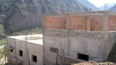 Construyen nuevo edificio municipal en Valle Grande