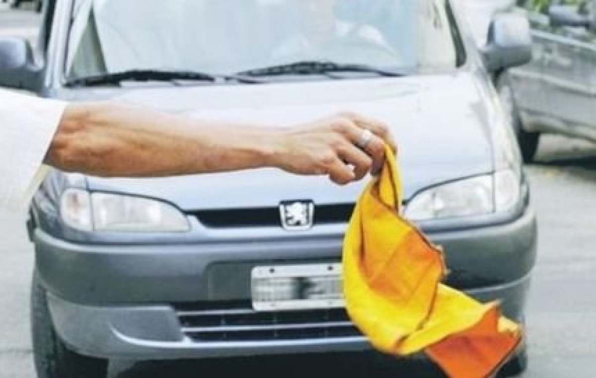 El Concejo intentará reglamentar la actividad de los “trapitos” en Pico