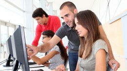 Argentina es el país que más redujo el desempleo juvenil en ocho años