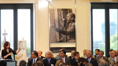 Cristina y gobernadores firman prórroga de deuda de 17 provincias