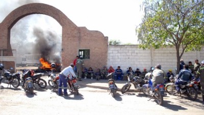Catamarca: Municipales piden por contratos de servicios