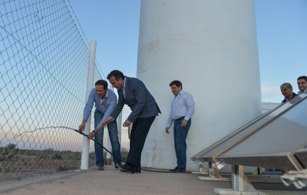 Llevan agua potable a una población de San José, en el secano lavallino