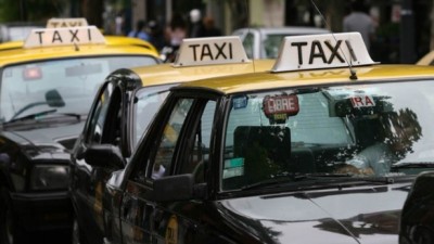 La Plata: Impulsan una aplicación para que personas con deficiencias auditivas y/o de habla puedan solicitar un taxi o remis
