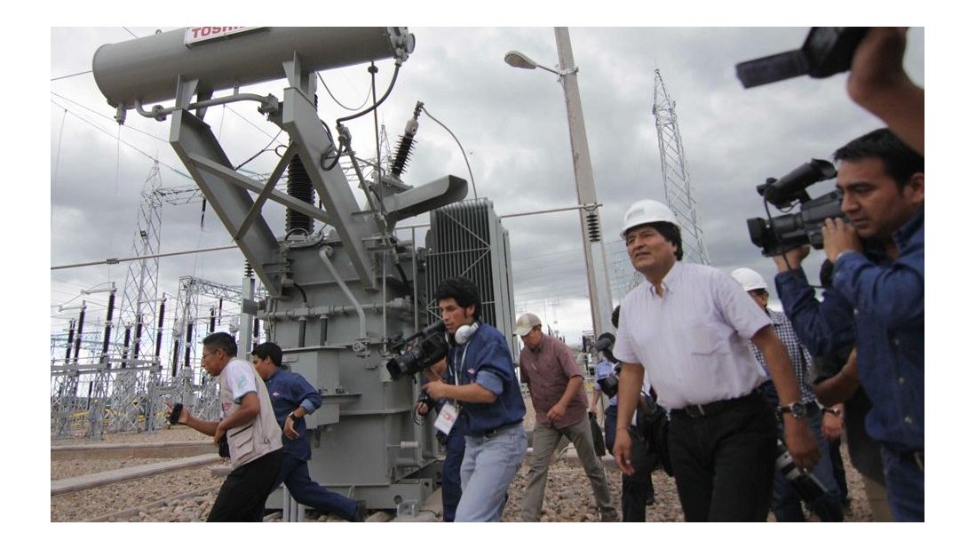 El presidente Evo Morales en la inauguración de la planta de energía Termoeléctrica del Sur.