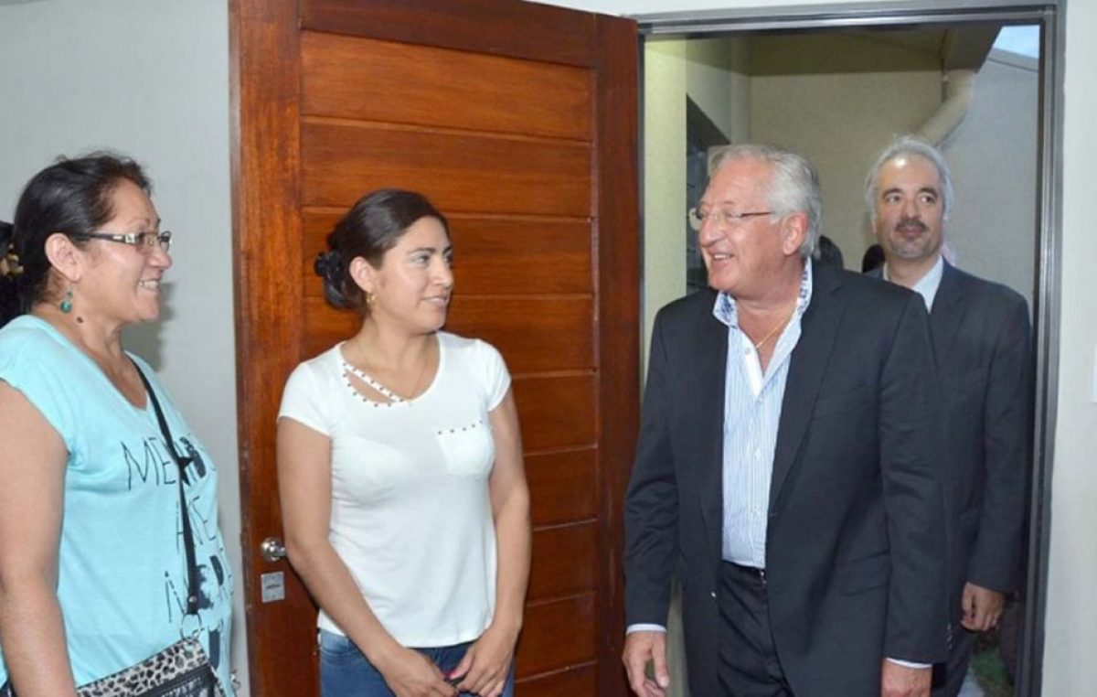 Entregaron cincuenta viviendas en Monterrico