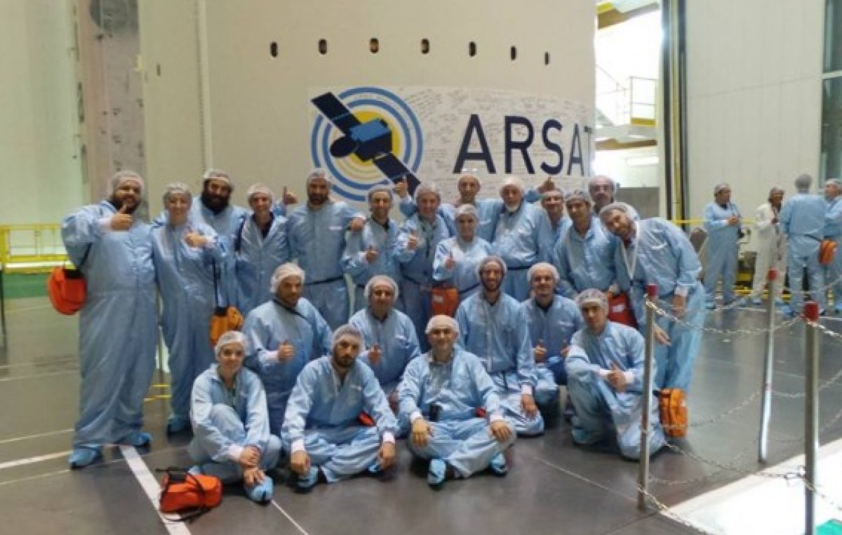 El lanzamiento del ARSAT 1 y la importancia de la formación de ingenieros y científicos
