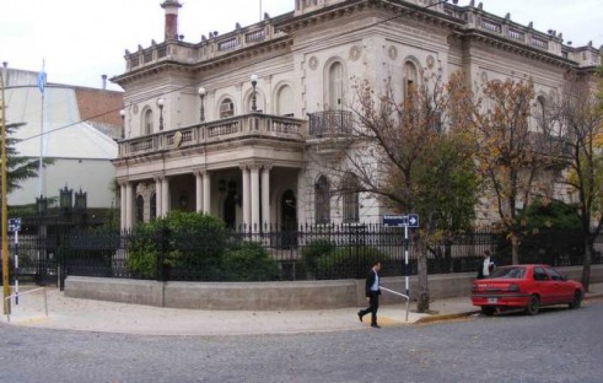 Sindicatos municipales del interior de Córdoba exigen un bono navideño de dos mil pesos