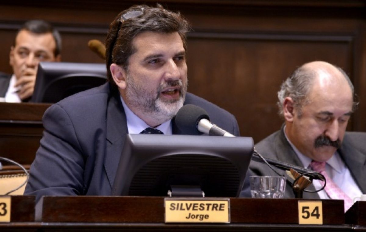 UCR: Bronca de intendentes contra sus diputados por avalar la Ley de Paritarias Municipales Bonaerenses