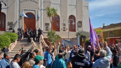 Intendente de Patagones desbordado y con la ciudad incomunicada ofreció aumento con mercadería