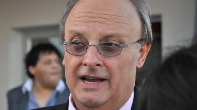 El Comodorense Néstor Di Pierro promueve una cumbre de intendentes para discutir la minería