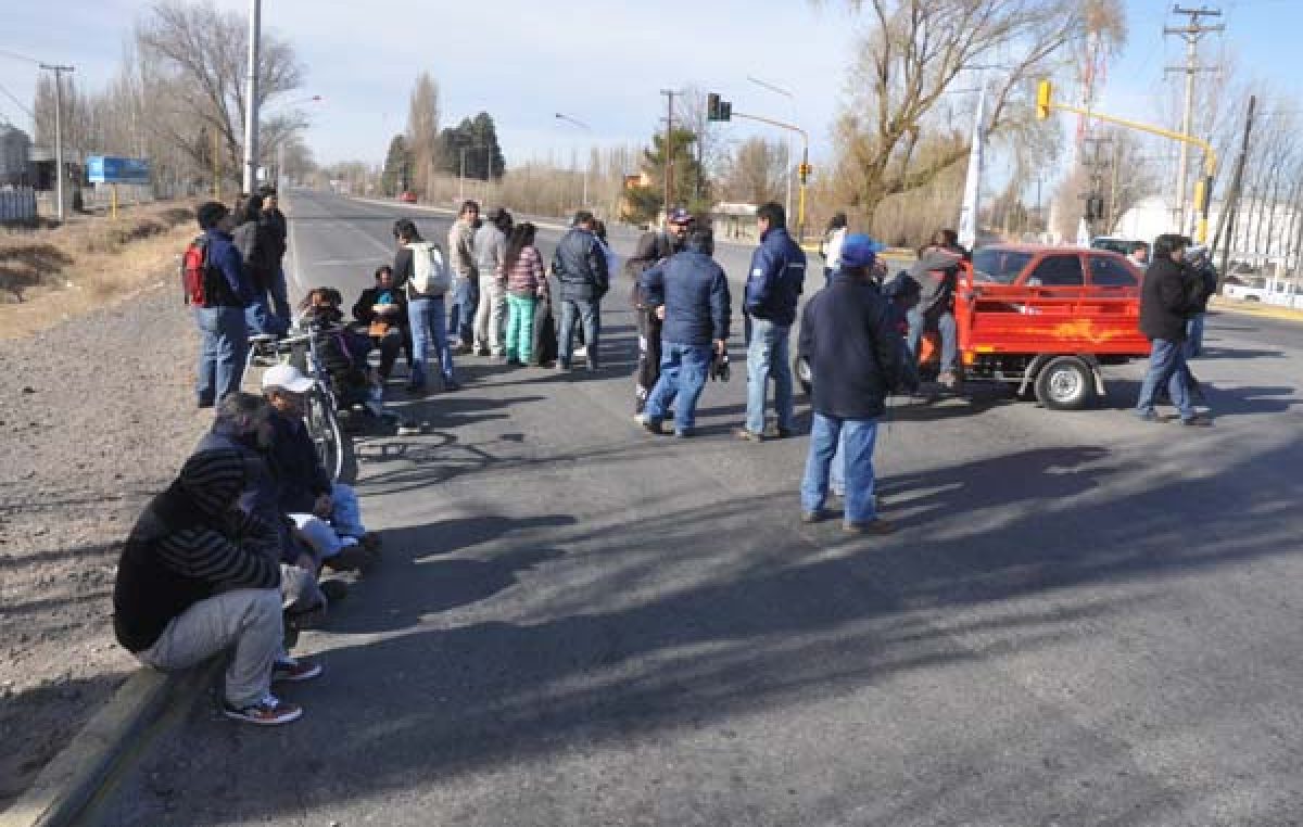 Los trabajadores siguen de paro y Plottier ya acumula mucha basura